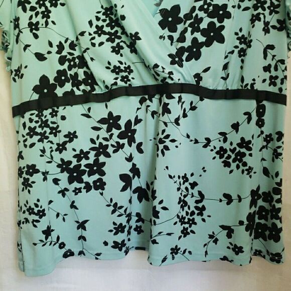 Cato Blue Black Floral Faux Wrap V Neck Top Flutter Sleeves Woman Size 18/20W - Picture 6 of 11